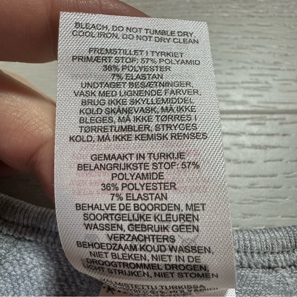 Gymshark Seamless Sports Long Sleeve Crop Top, Heather Gray, Size Small - Picture 6 of 9